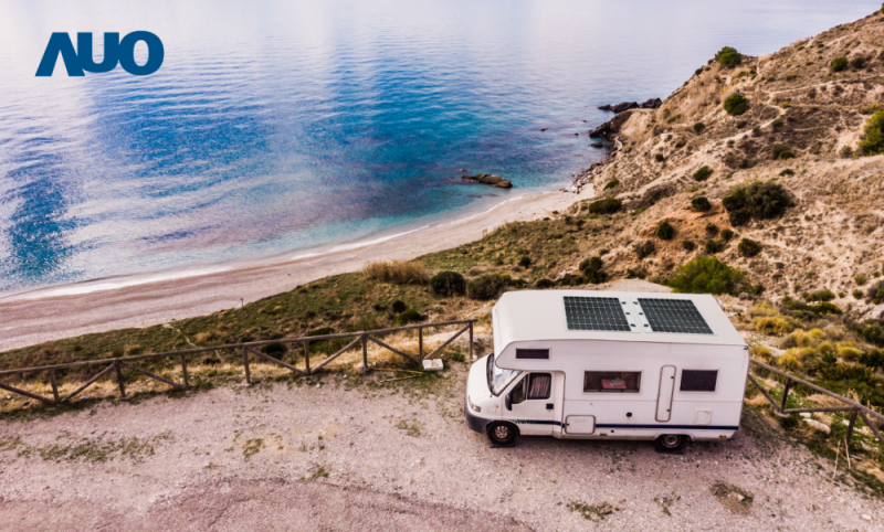 「可撓輕量化太陽光電板SunCurva」使用輕量特殊耐候型複合板取代傳統太陽能板的玻璃前板，不僅降低70%重量，每米平方僅3Kg；具有抗衝擊性能及通過電磁相容性測試，可應用於交通運輸工具，如露營車、遊艇等